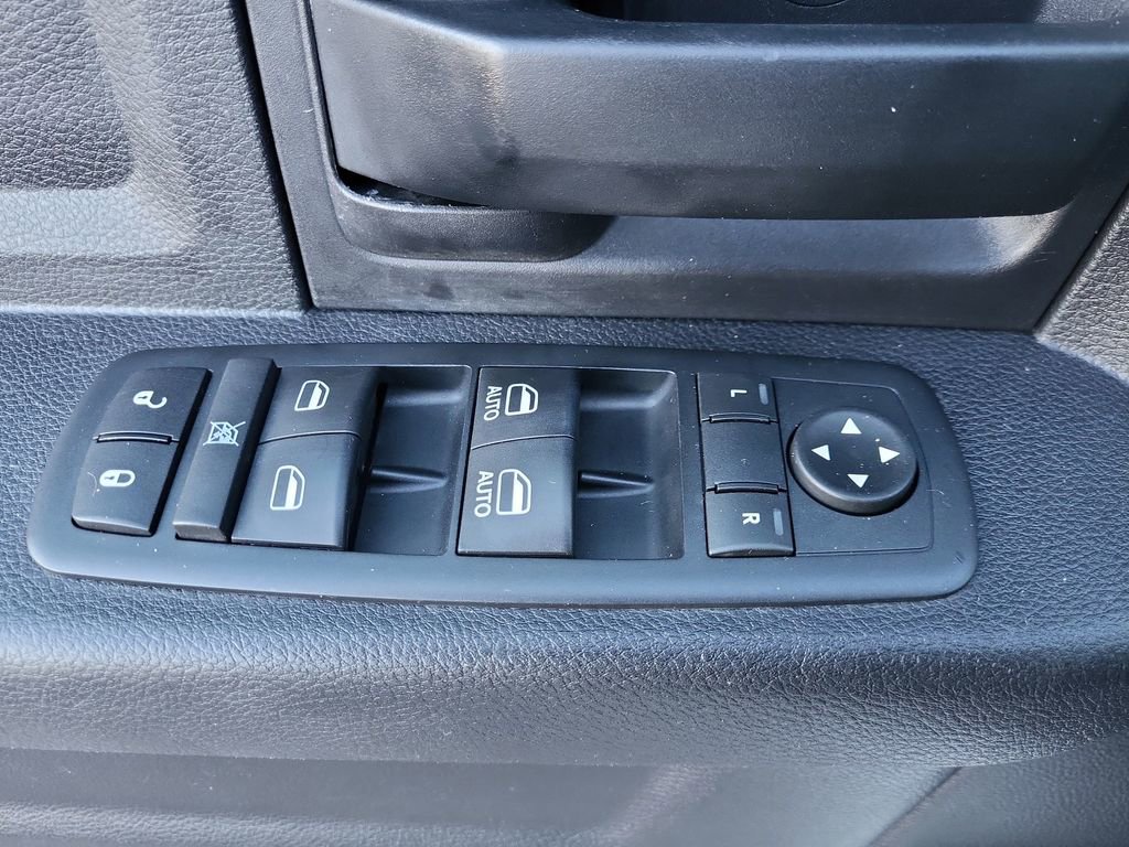 Used 2016 RAM 3500 Tradesman w/ Chrome Appearance Group image 11