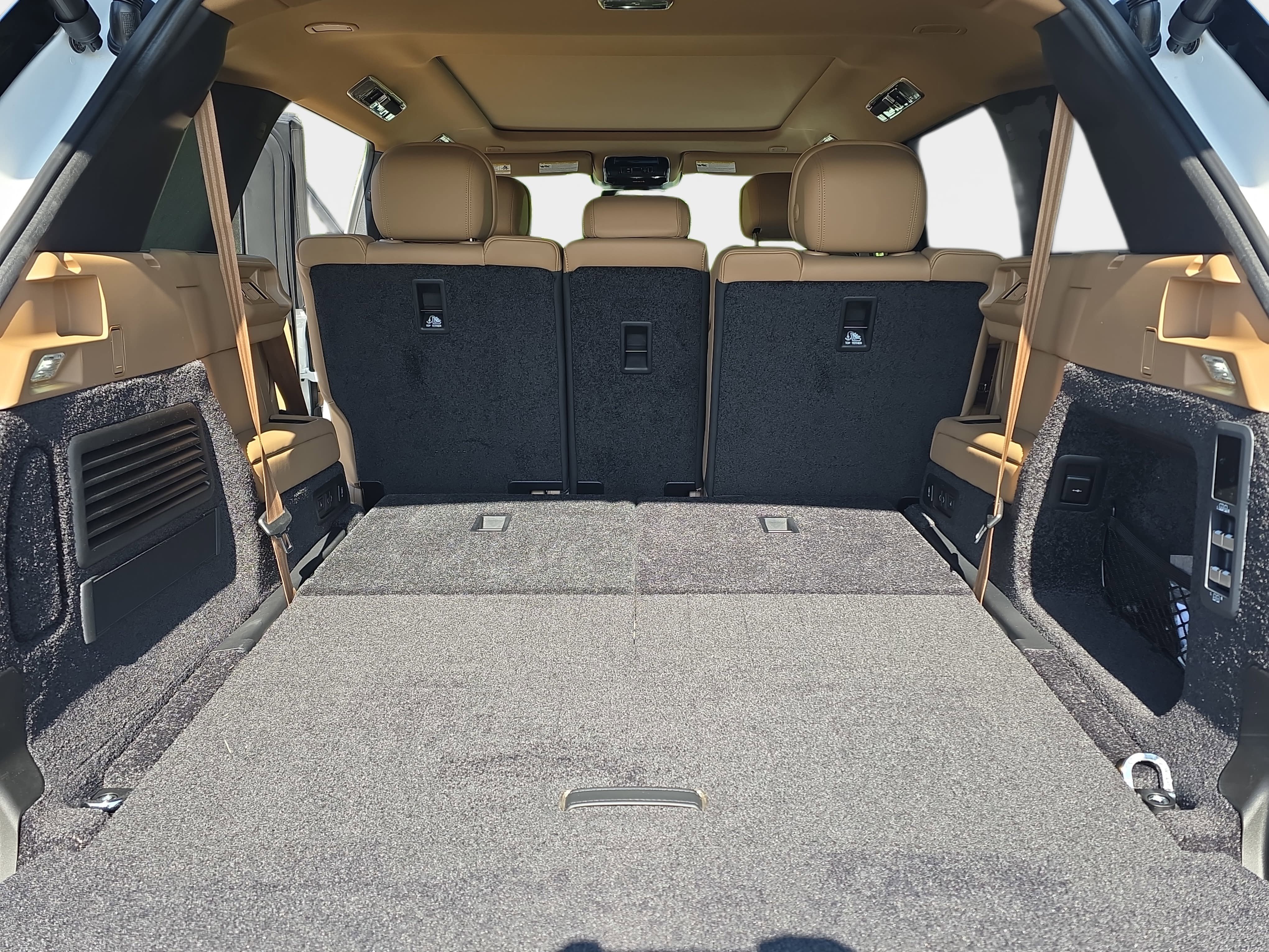 New 2026 Land Rover Range Rover Long Wheelbase SE AWD/4WD image 14