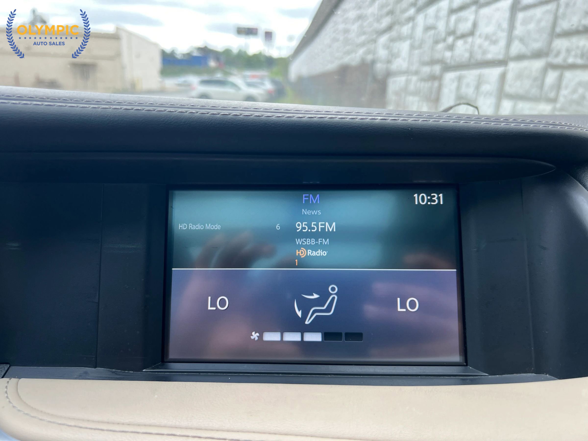 Used 2019 INFINITI QX30 image 31