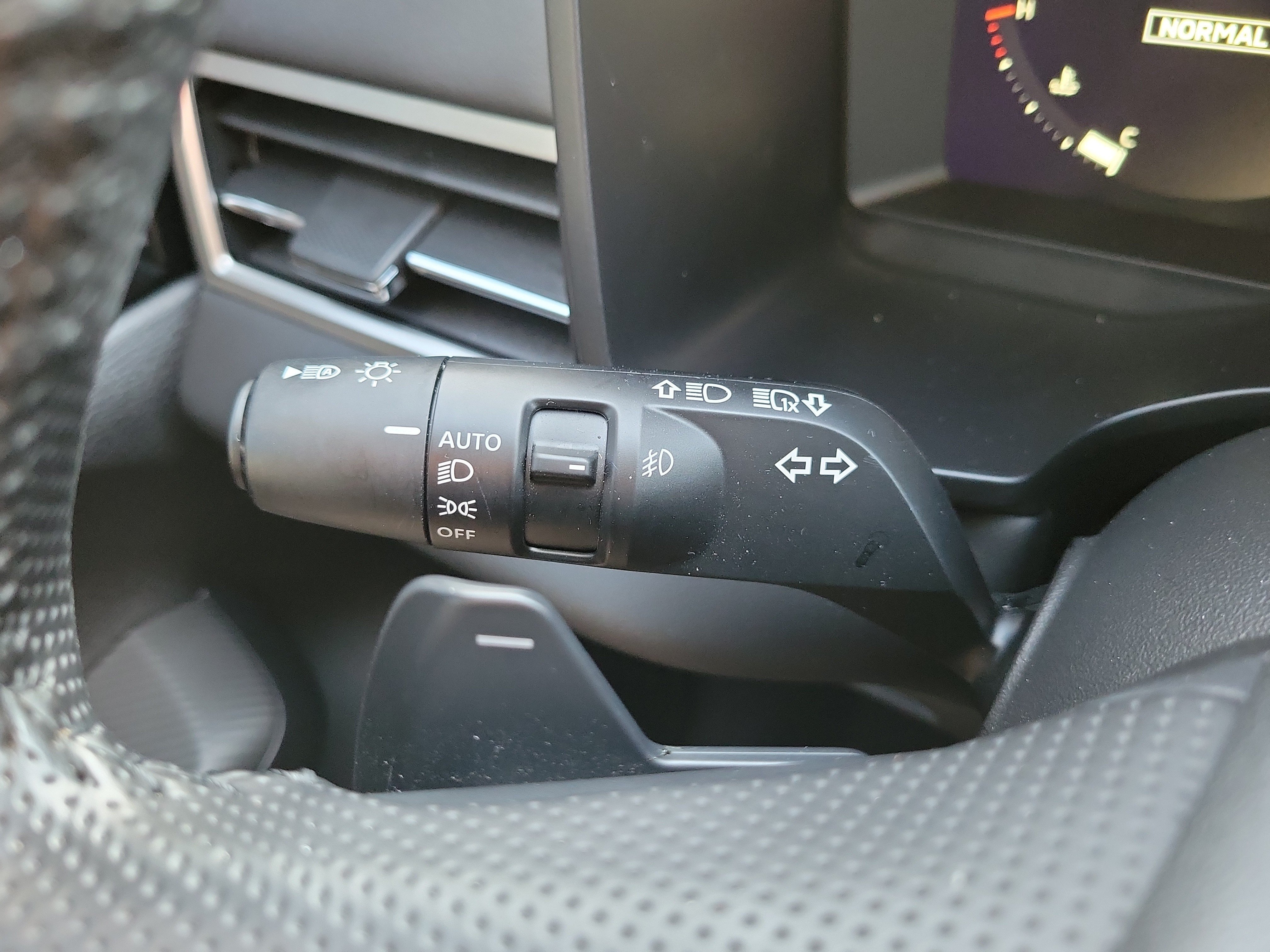 Used 2025 Mitsubishi Outlander SE FWD image 30