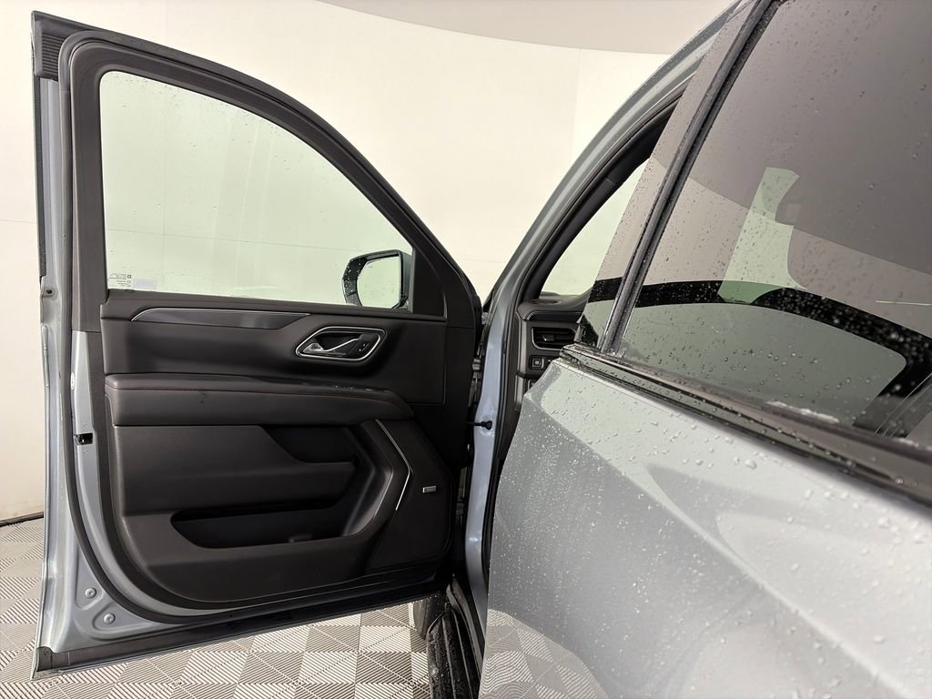 Used 2024 Chevrolet Tahoe RST w/ Luxury Package AWD/4WD image 10