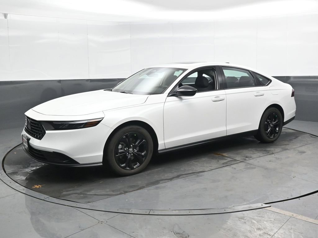 Used 2025 Honda Accord SE image 6