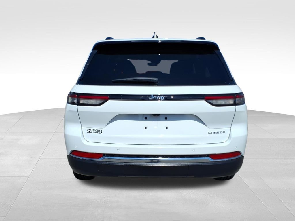 Used 2023 Jeep Grand Cherokee Laredo image 24