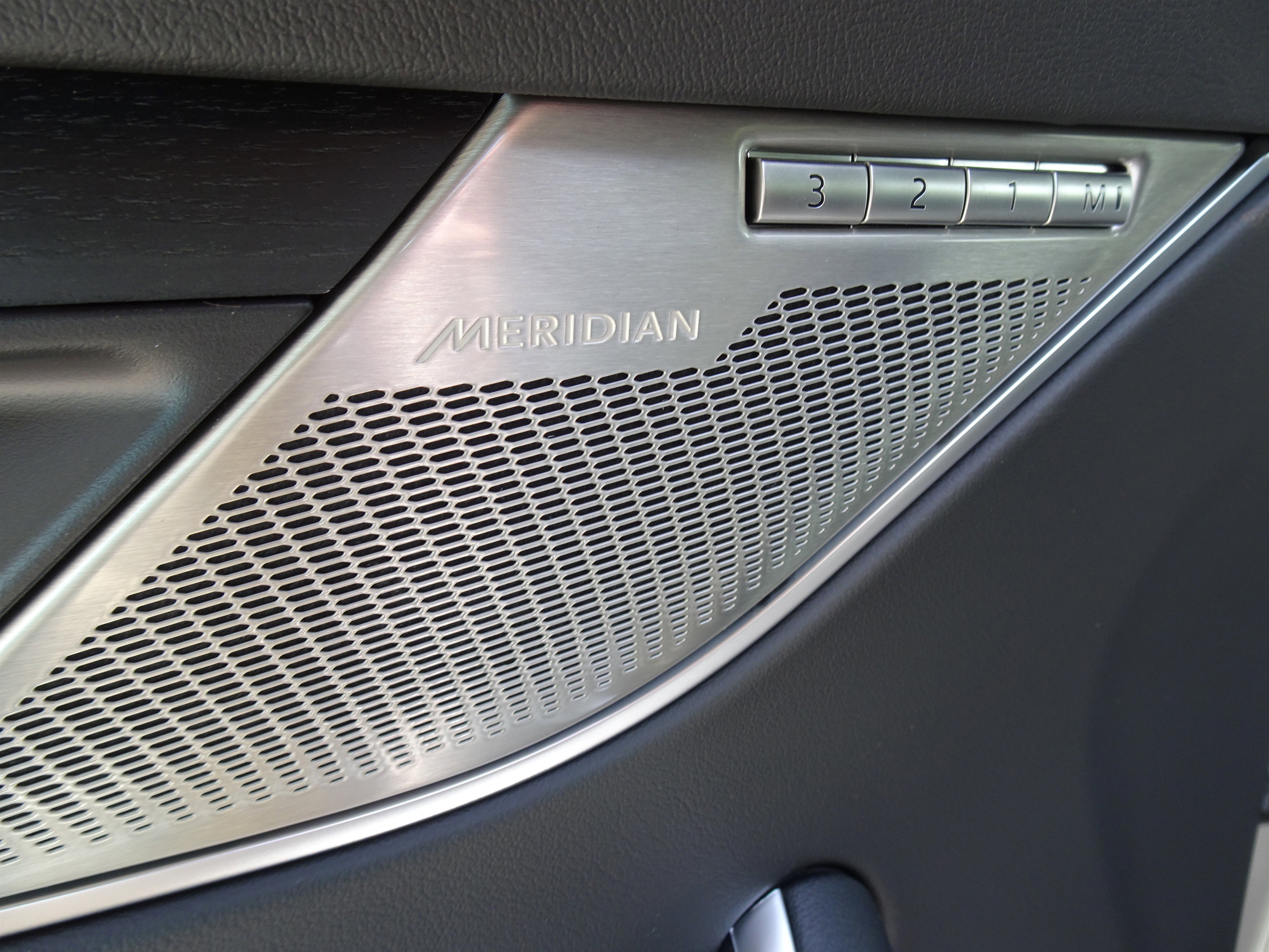 New 2026 Jaguar F-PACE R-Dynamic S image 17