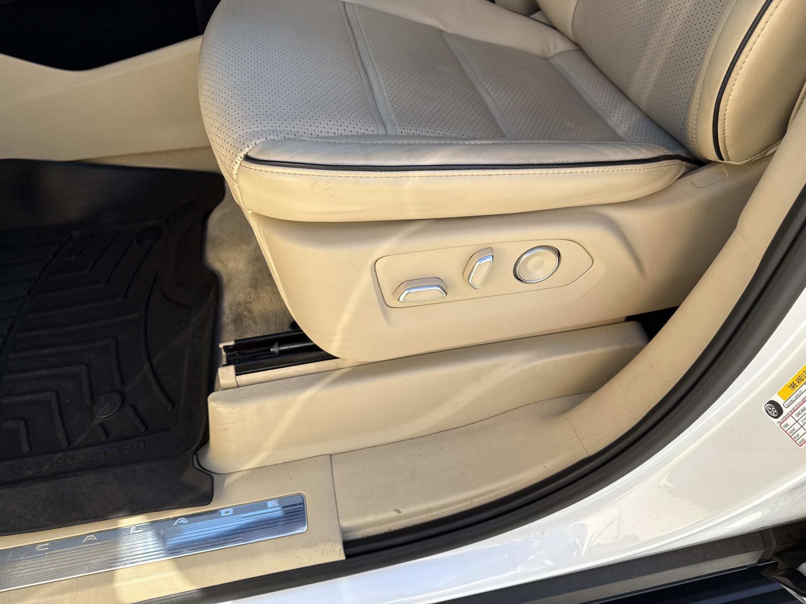 Certified 2024 Cadillac Escalade Premium Luxury image 20