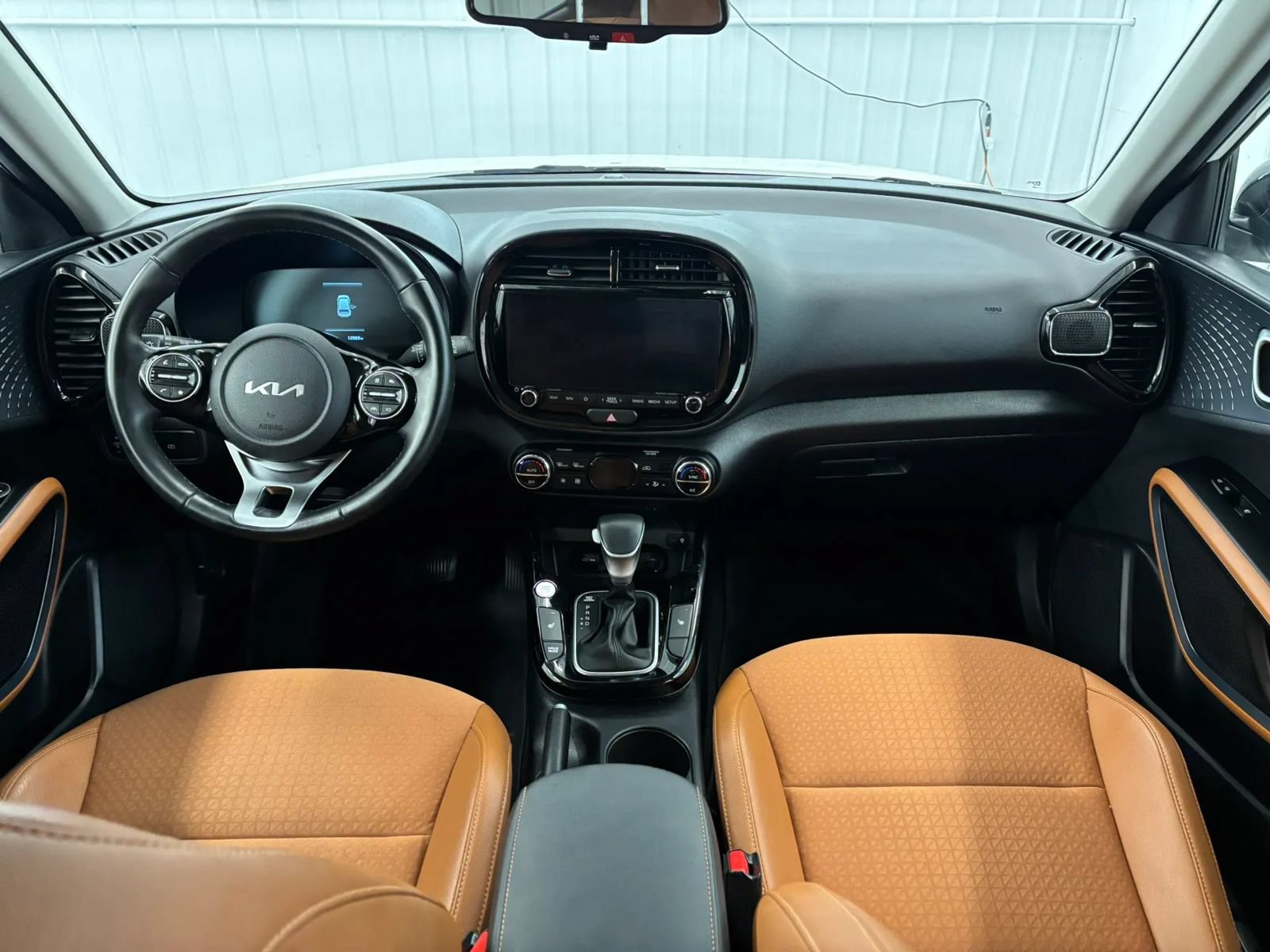 Used 2025 Kia Soul EX FWD image 32