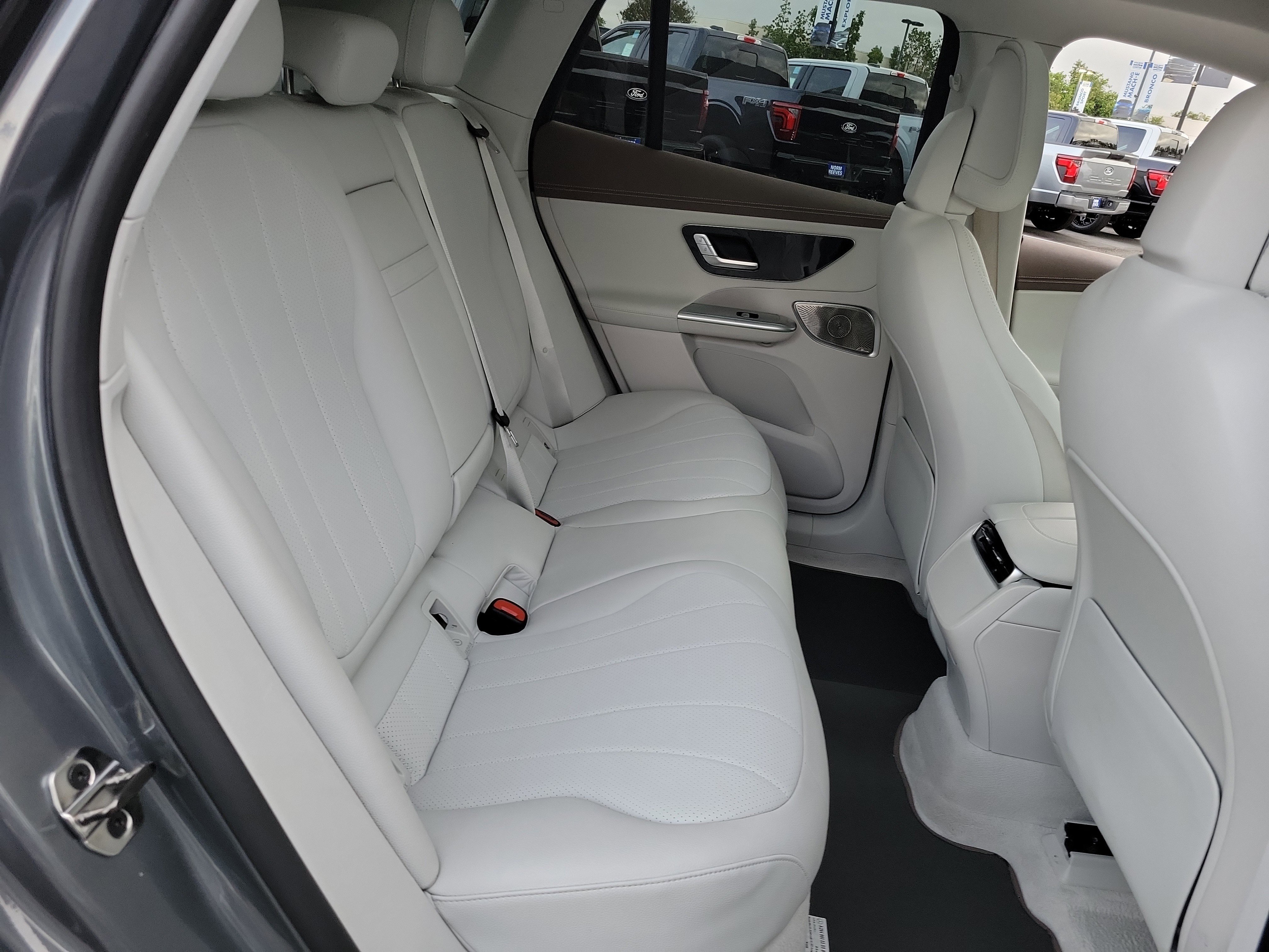 Used 2023 Mercedes-Benz EQE 350+ 4MATIC SUV w/ AMG Line Exterior Package image 25