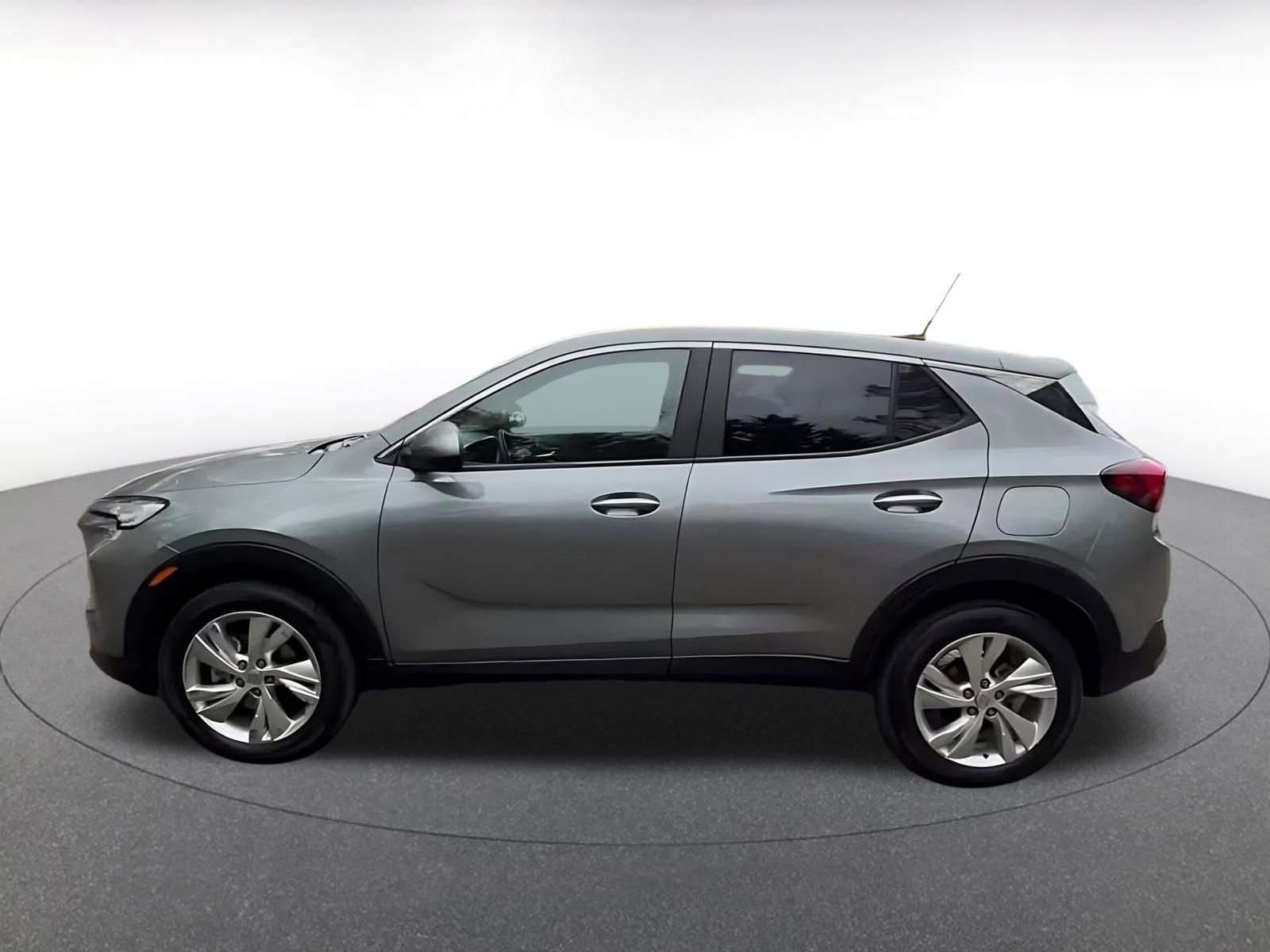 Used 2025 Buick Encore GX Preferred FWD image 9