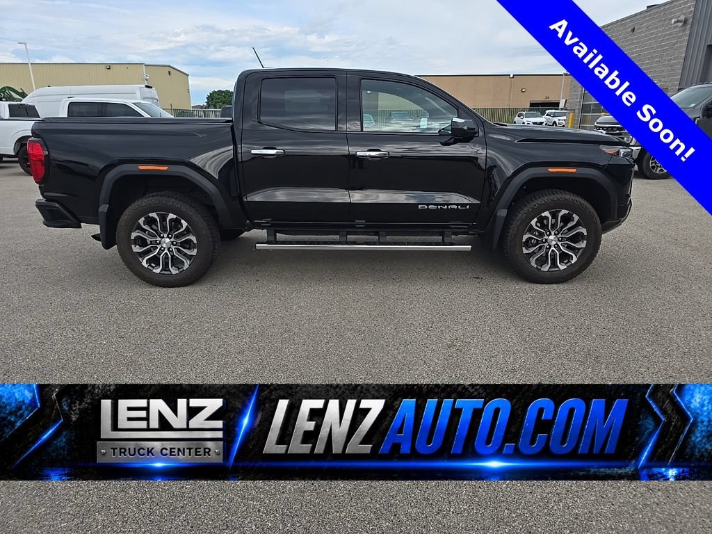 Used 2023 GMC Canyon Denali AWD/4WD image 1