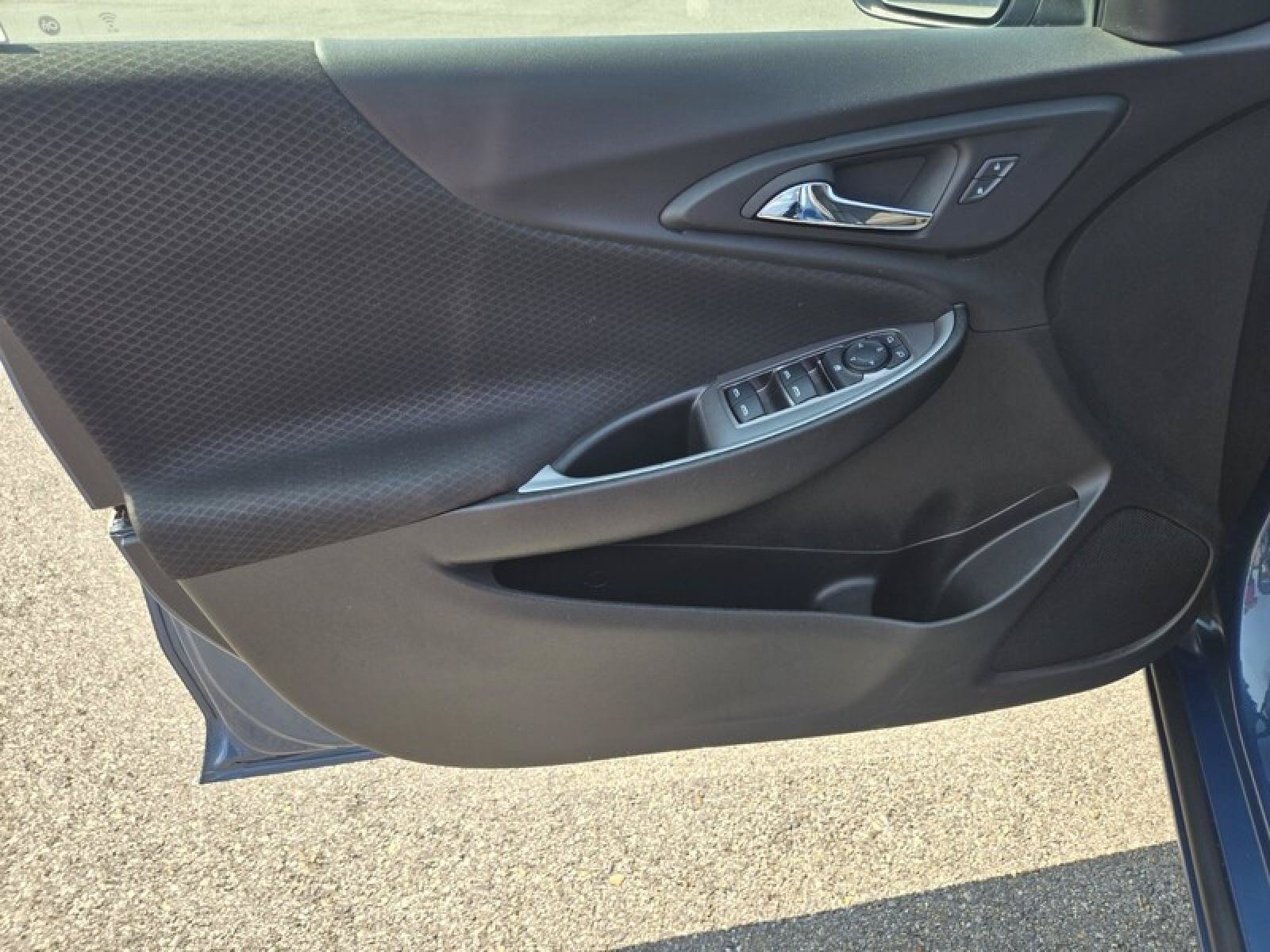 Used 2025 Chevrolet Malibu LT FWD image 18