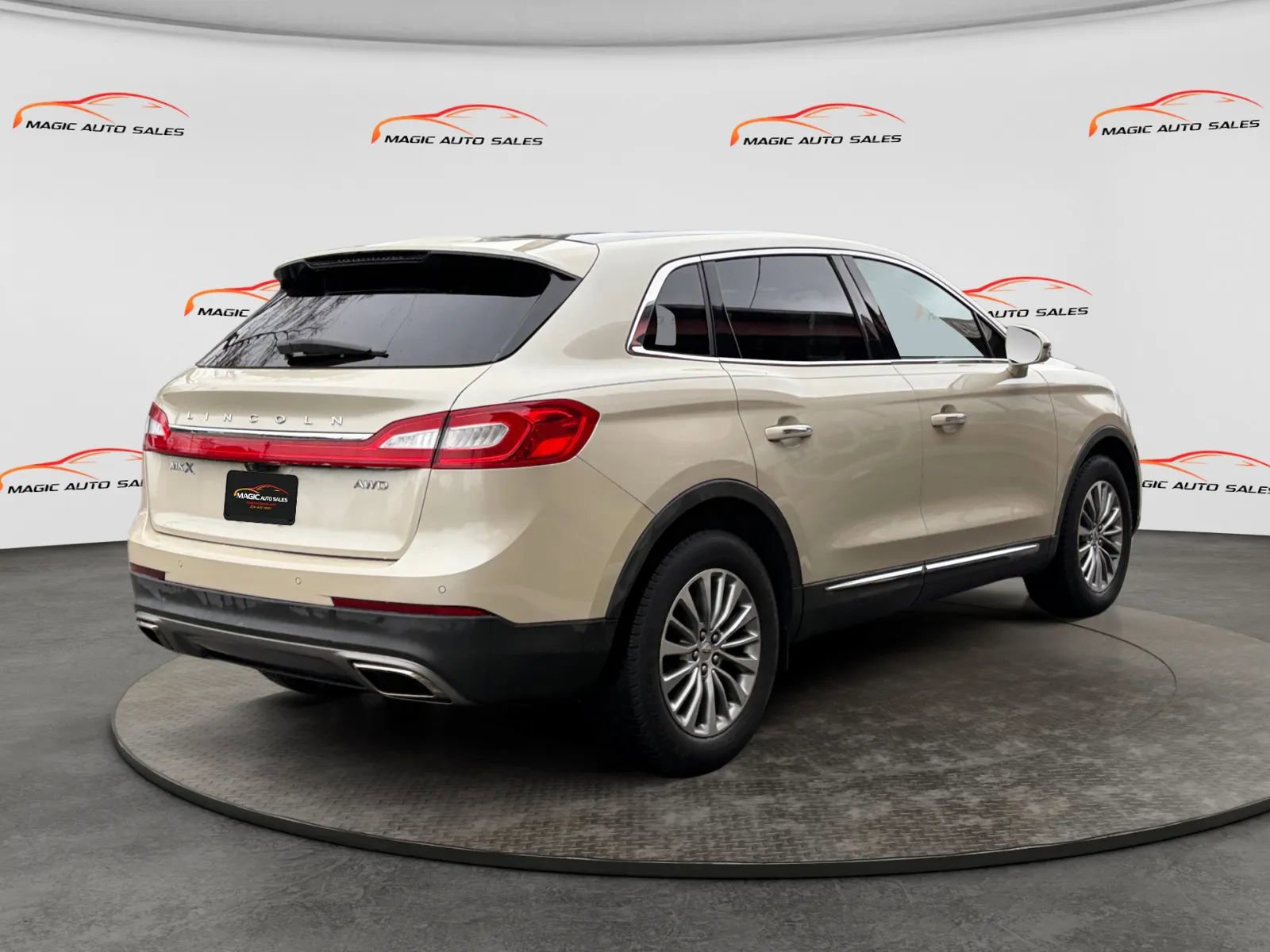 Used 2018 Lincoln MKX Select w/ Select Plus Package image 6