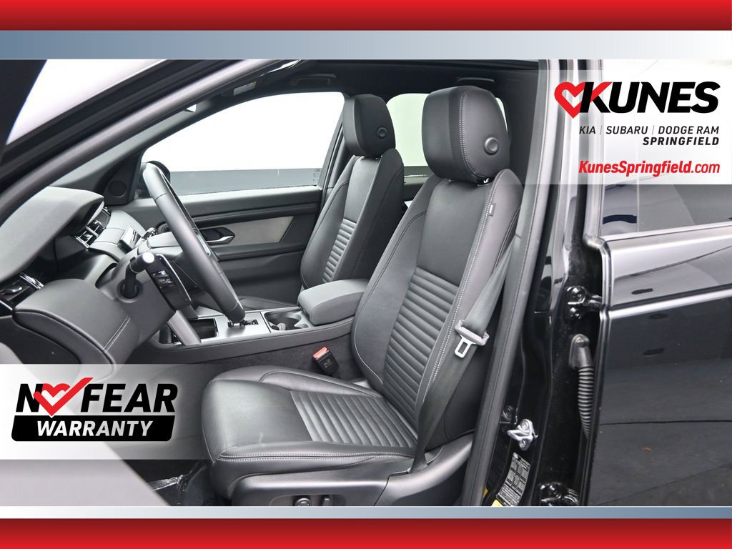 Used 2025 Land Rover Discovery Sport Dynamic SE AWD/4WD image 16