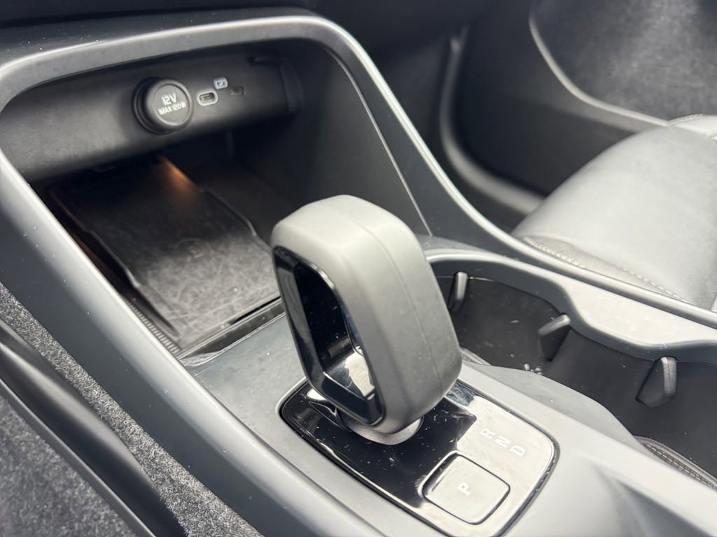 Used 2025 Volvo XC40 B5 Core AWD/4WD image 18