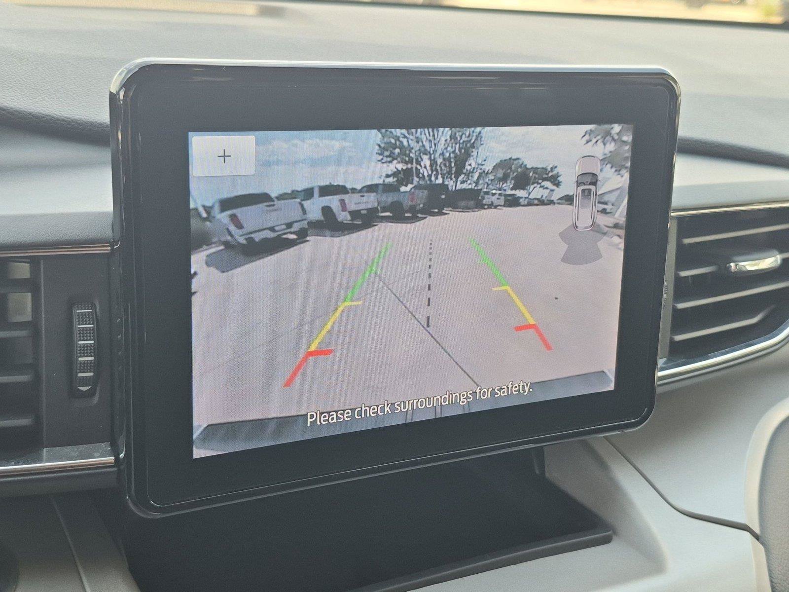 Used 2024 Ford Explorer XLT w/ Equipment Group 202A AWD/4WD image 18