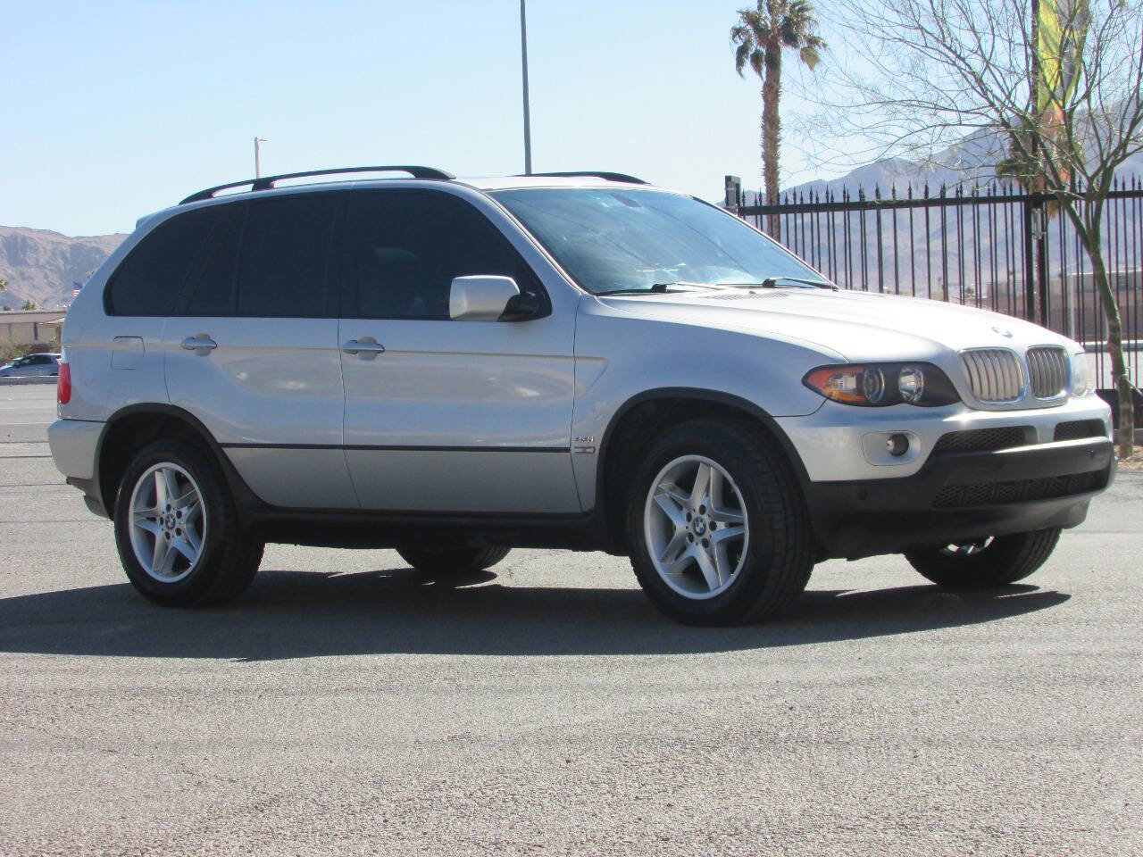 Used 2005 BMW X5 4.4i image 2