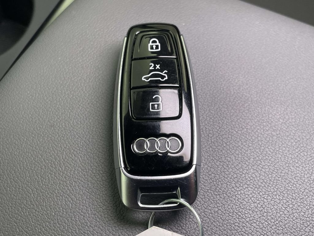 Certified 2025 Audi Q7 2.0T Premium Plus w/ Premium Plus Package AWD/4WD image 44