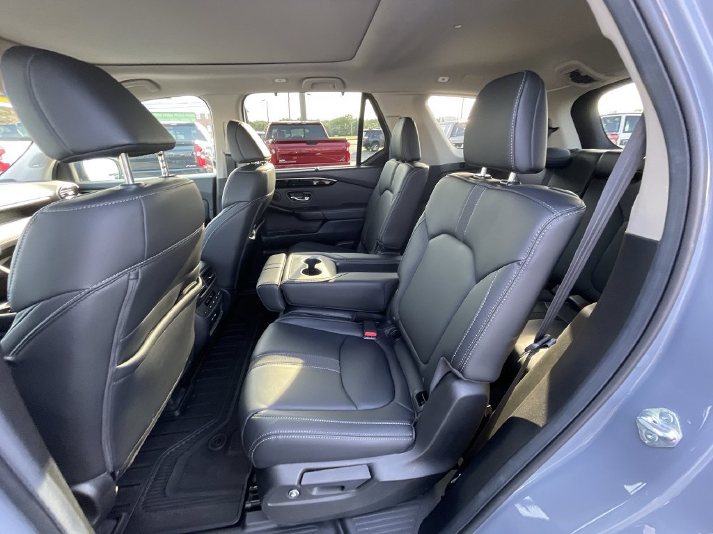 Used 2025 Honda Pilot Touring image 25