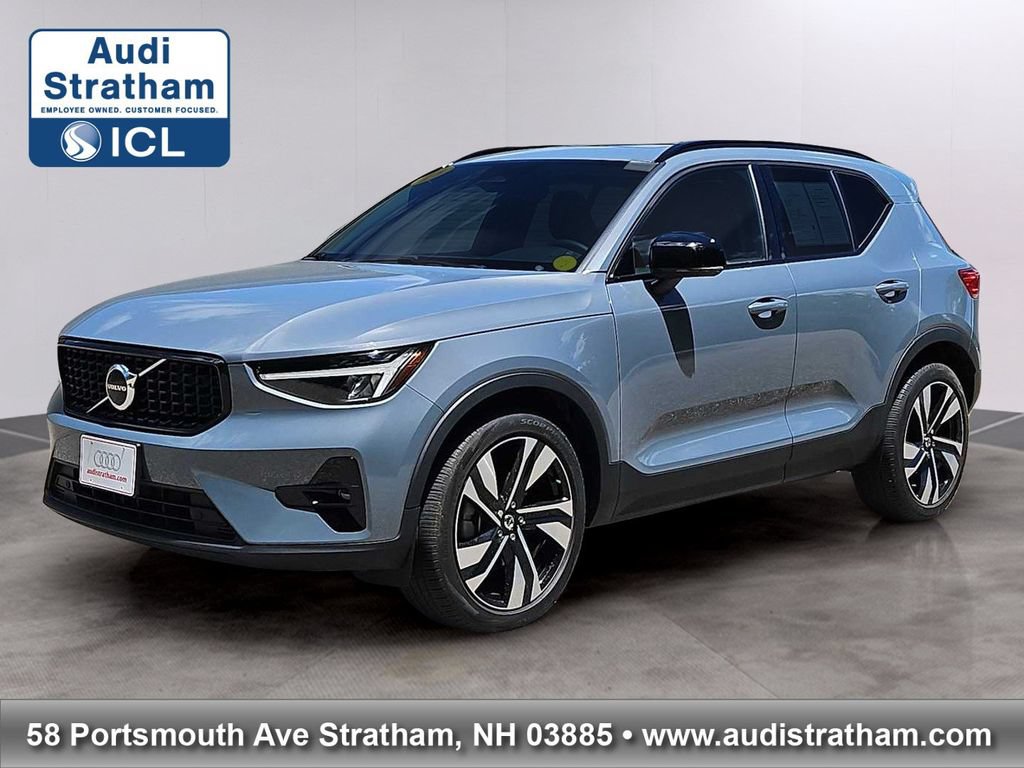 Used 2023 Volvo XC40 B5 Plus w/ Protection Package Premier AWD/4WD image 1