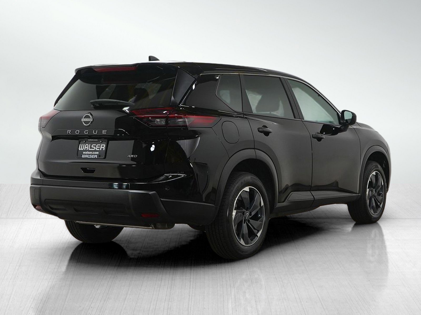 Used 2025 Nissan Rogue SV image 5