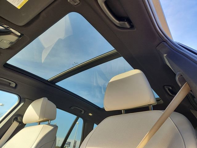 Used 2022 BMW X5 xDrive45e w/ Luxury Seating Package image 14