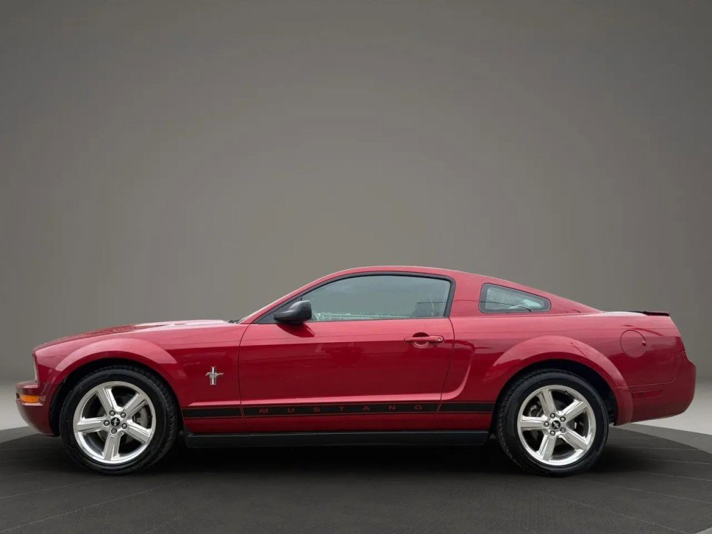Used 2008 Ford Mustang Premium RWD image 9