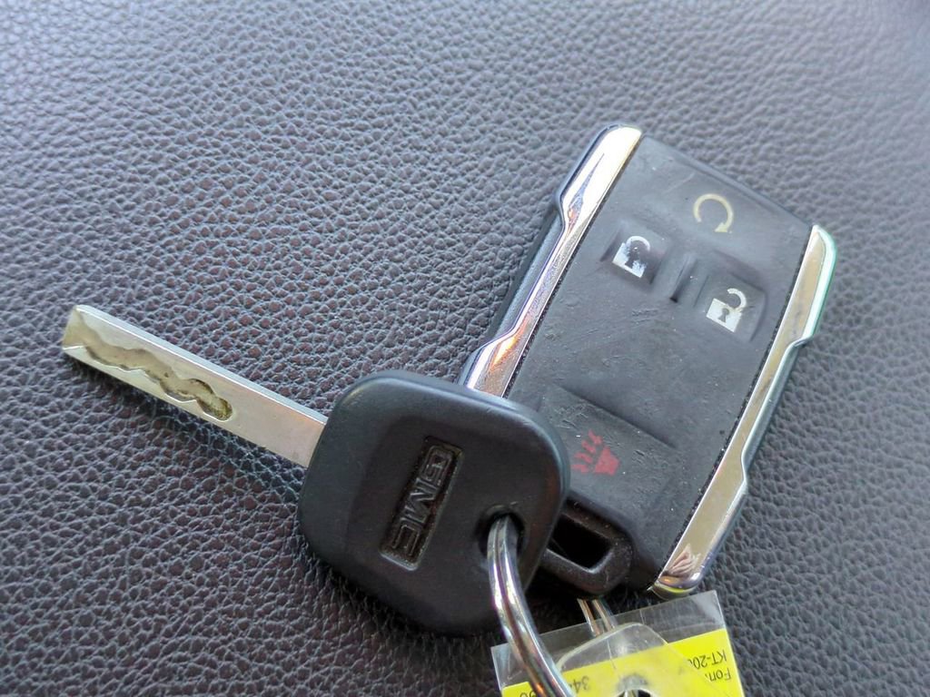 Used 2018 GMC Canyon Denali image 30