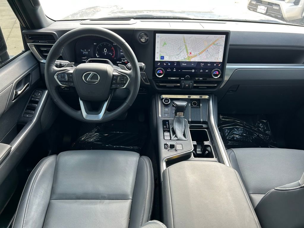 Used 2024 Lexus GX 550 w/ Accessory Package (2T) image 21