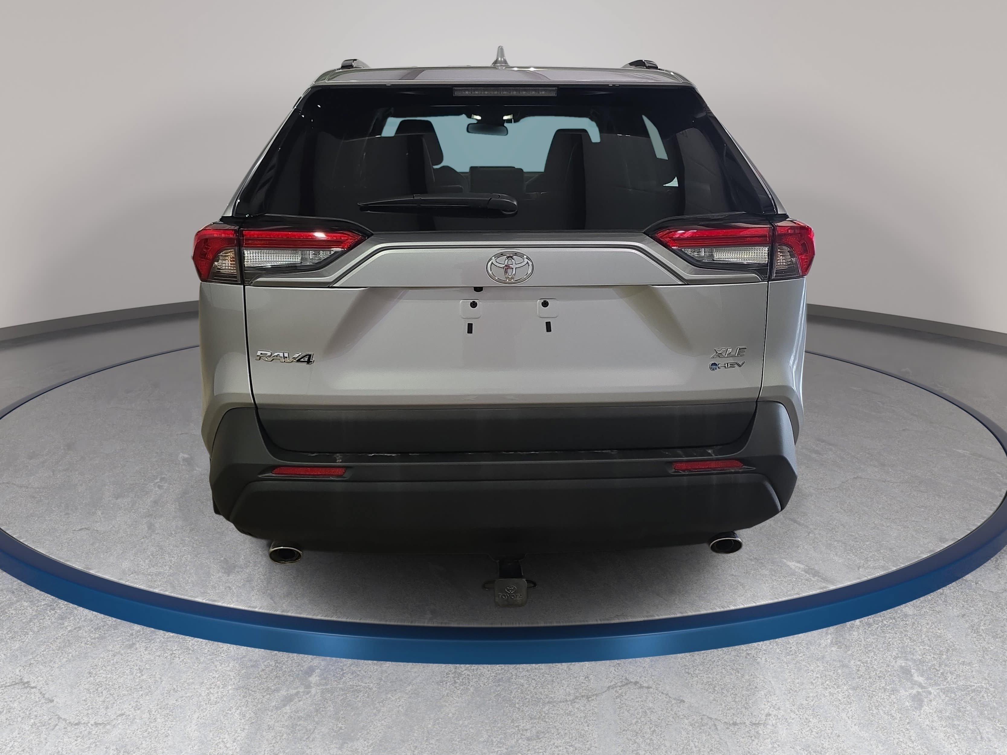 Used 2025 Toyota RAV4 XLE Premium AWD/4WD image 7