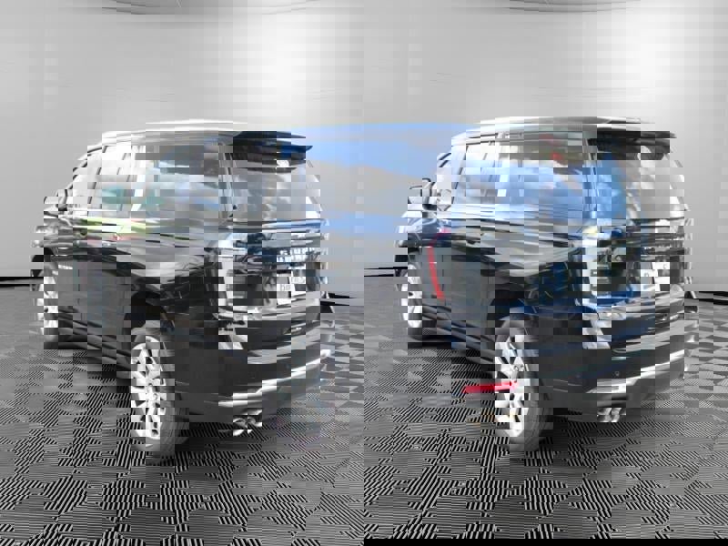 New 2025 Chevrolet Suburban Premier image 4