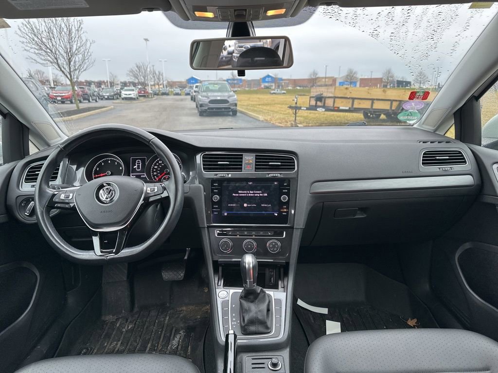 Used 2018 Volkswagen Golf SE image 20