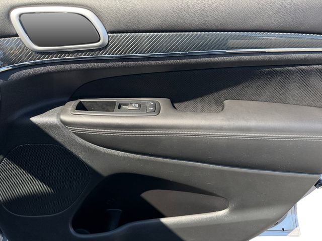 Used 2015 Jeep Grand Cherokee SRT AWD/4WD image 11