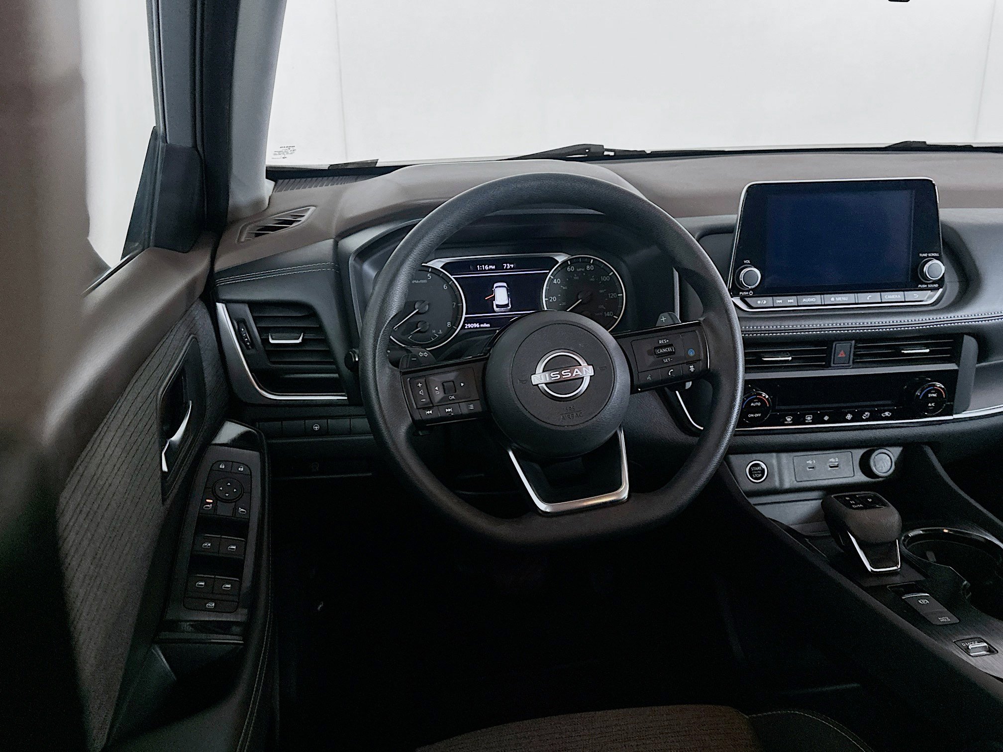 Used 2023 Nissan Rogue SV image 18