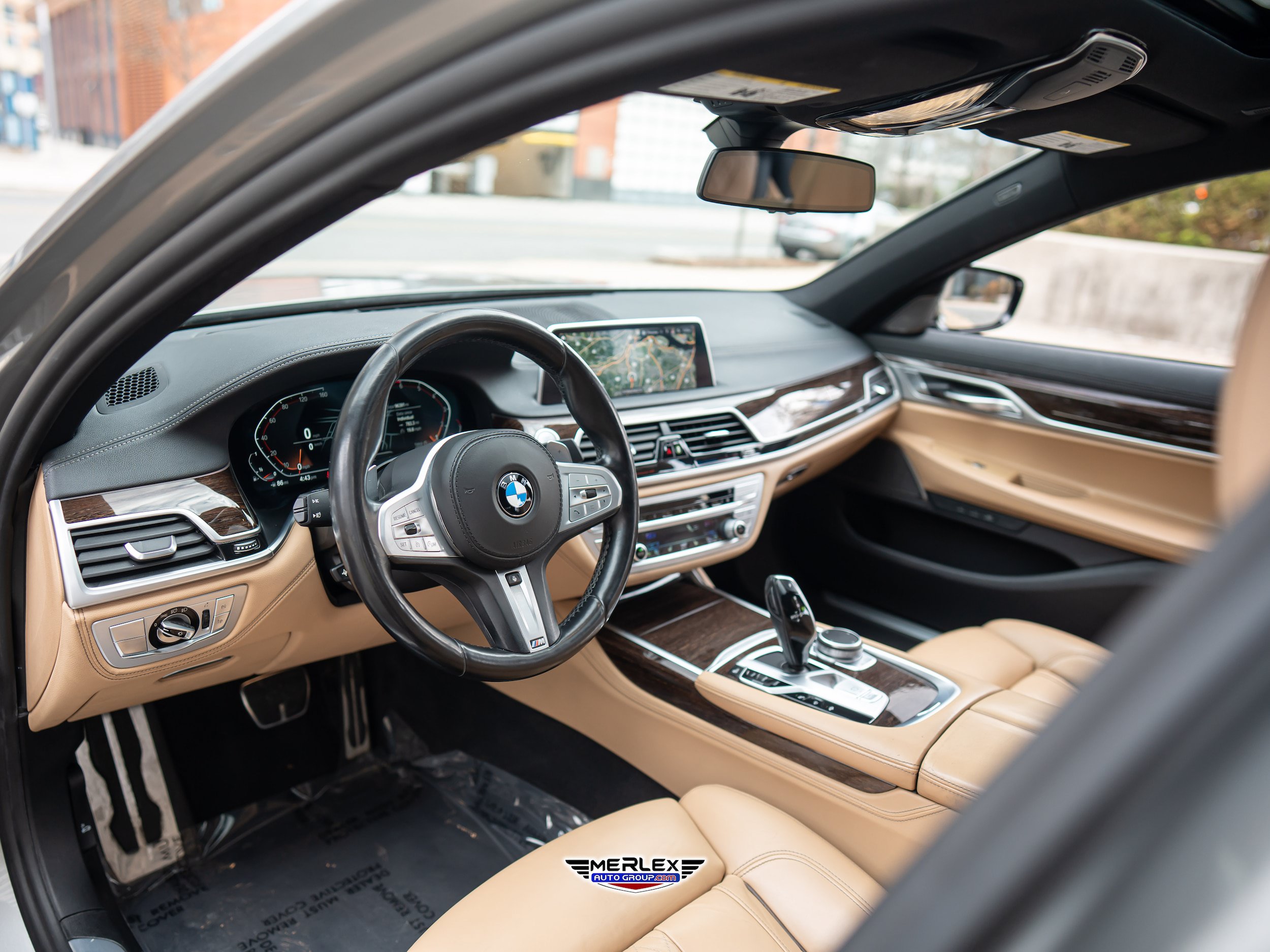 Used 2021 BMW 750i xDrive w/ M Sport Package AWD/4WD image 13