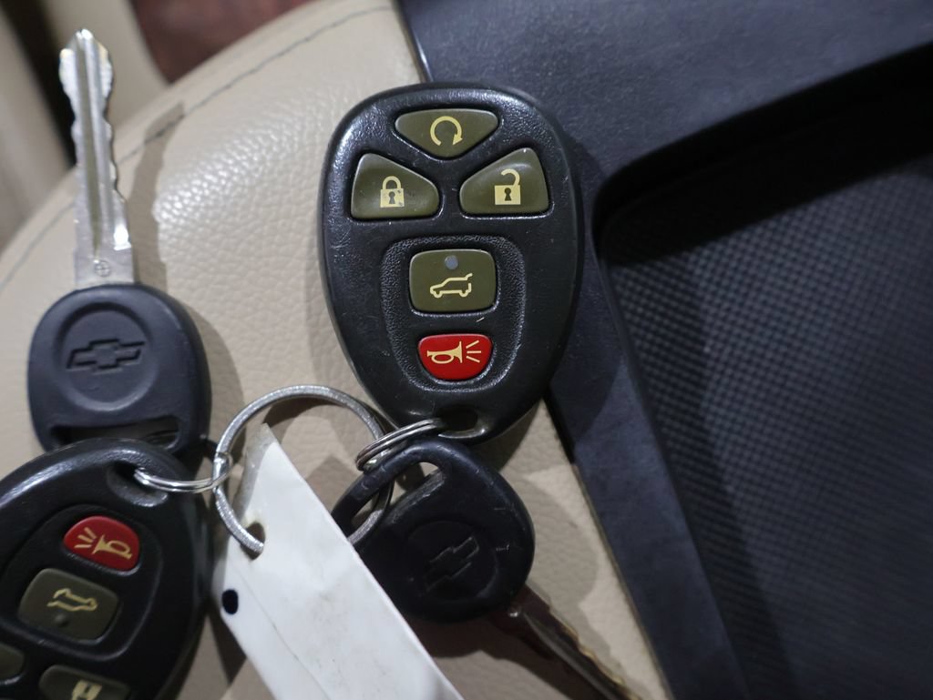 Used 2008 Chevrolet Avalanche LTZ w/ LTZ Preferred Equipment Group AWD/4WD image 26