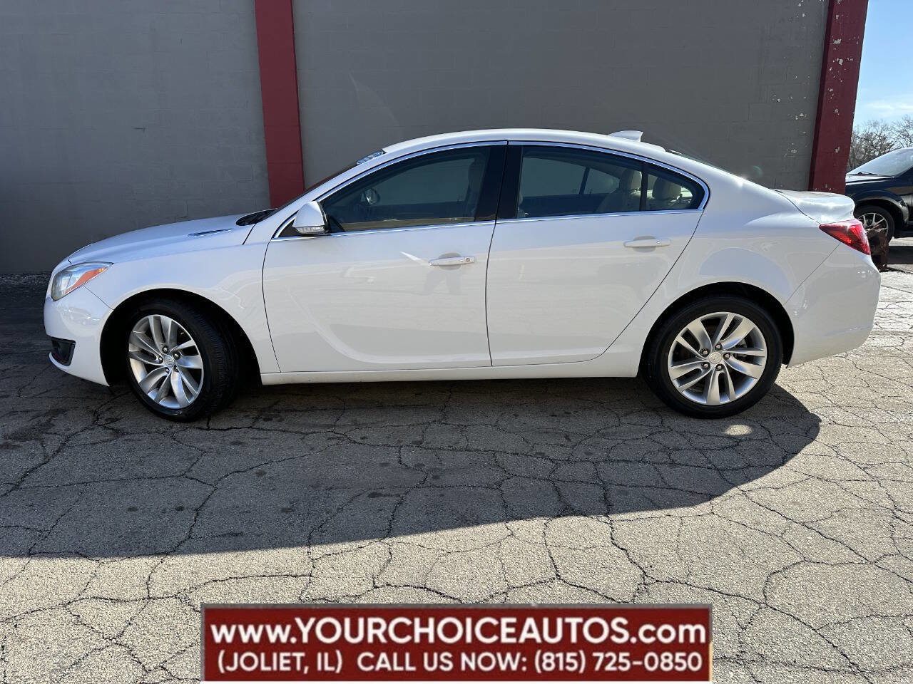 Used 2016 Buick Regal Premium image 2