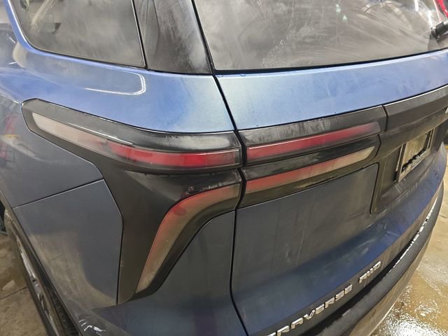 Used 2024 Chevrolet Traverse LT w/ Enhanced Driving Package image 38