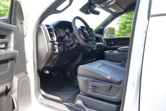 Used 2024 RAM 3500 Tradesman w/ Safety Group image 21