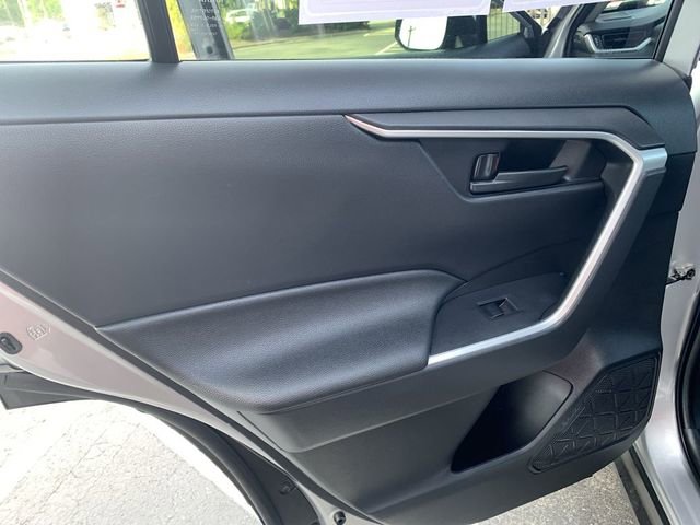 Used 2025 Toyota RAV4 LE AWD/4WD image 15