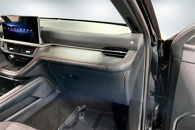 Used 2025 Ford Explorer ST-Line w/ ST-Line Street Pack image 27