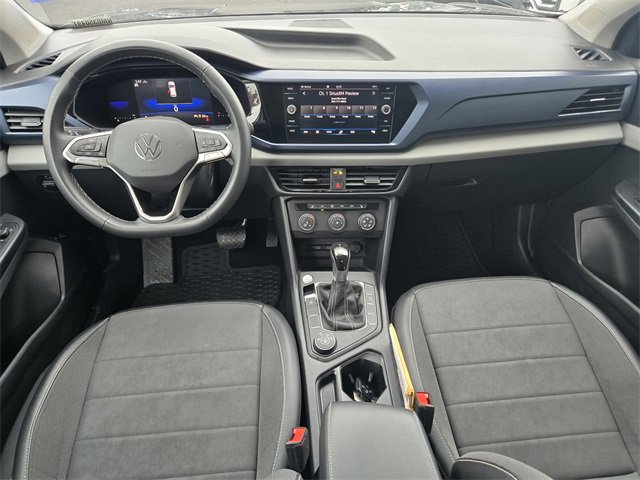 Used 2022 Volkswagen Taos SE w/ Panoramic Sunroof Package image 9