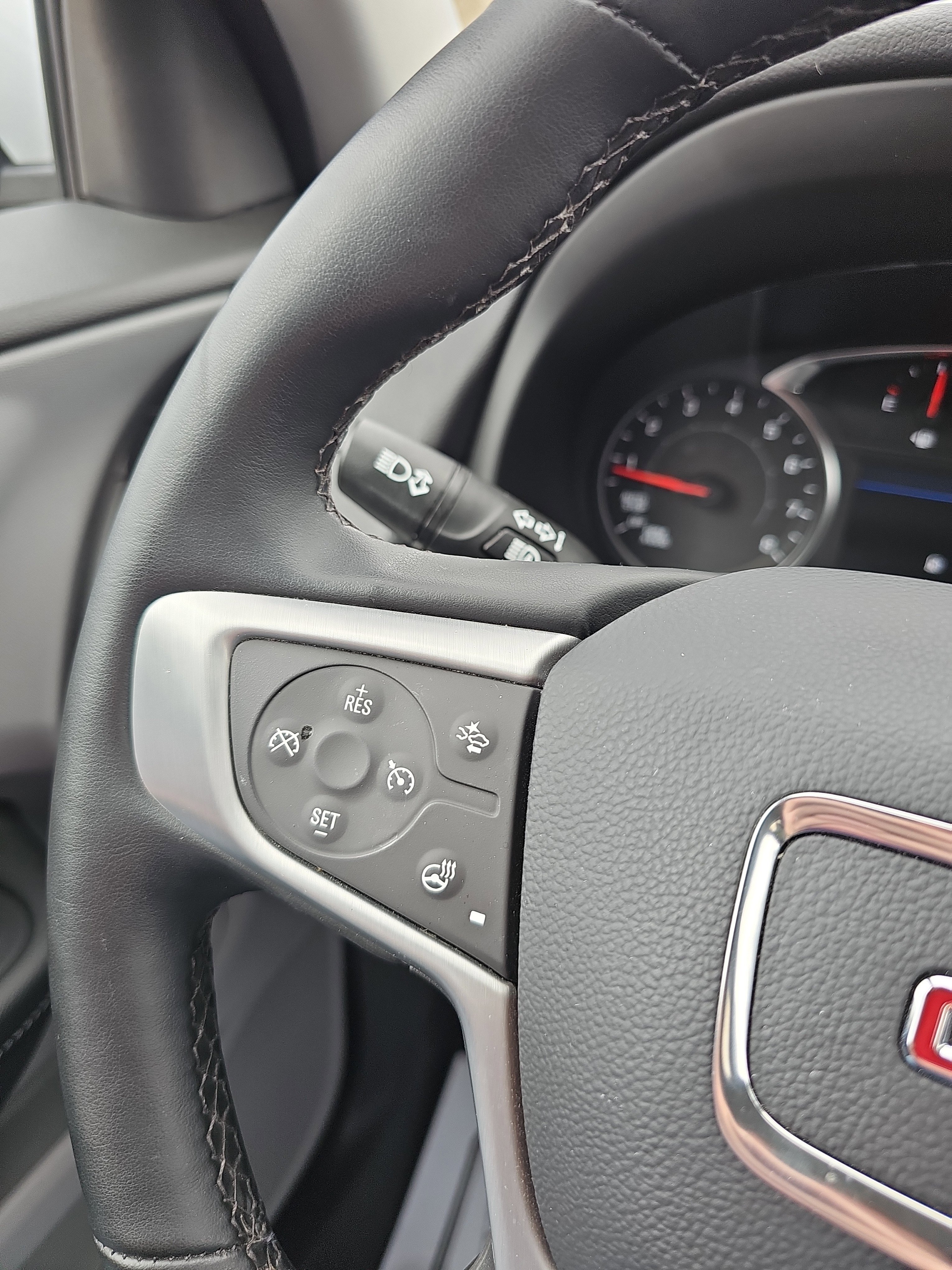 Used 2024 GMC Terrain SLT w/ LPO, Floor Liner Package image 25