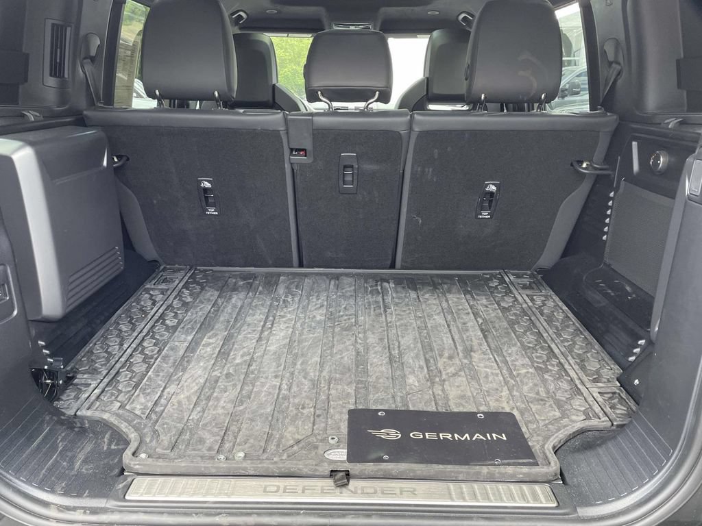 Certified 2025 Land Rover Defender 110 AWD/4WD image 18