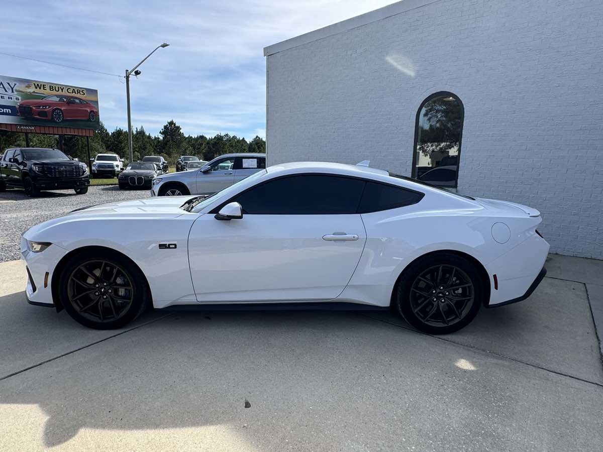 Used 2025 Ford Mustang GT Premium image 2