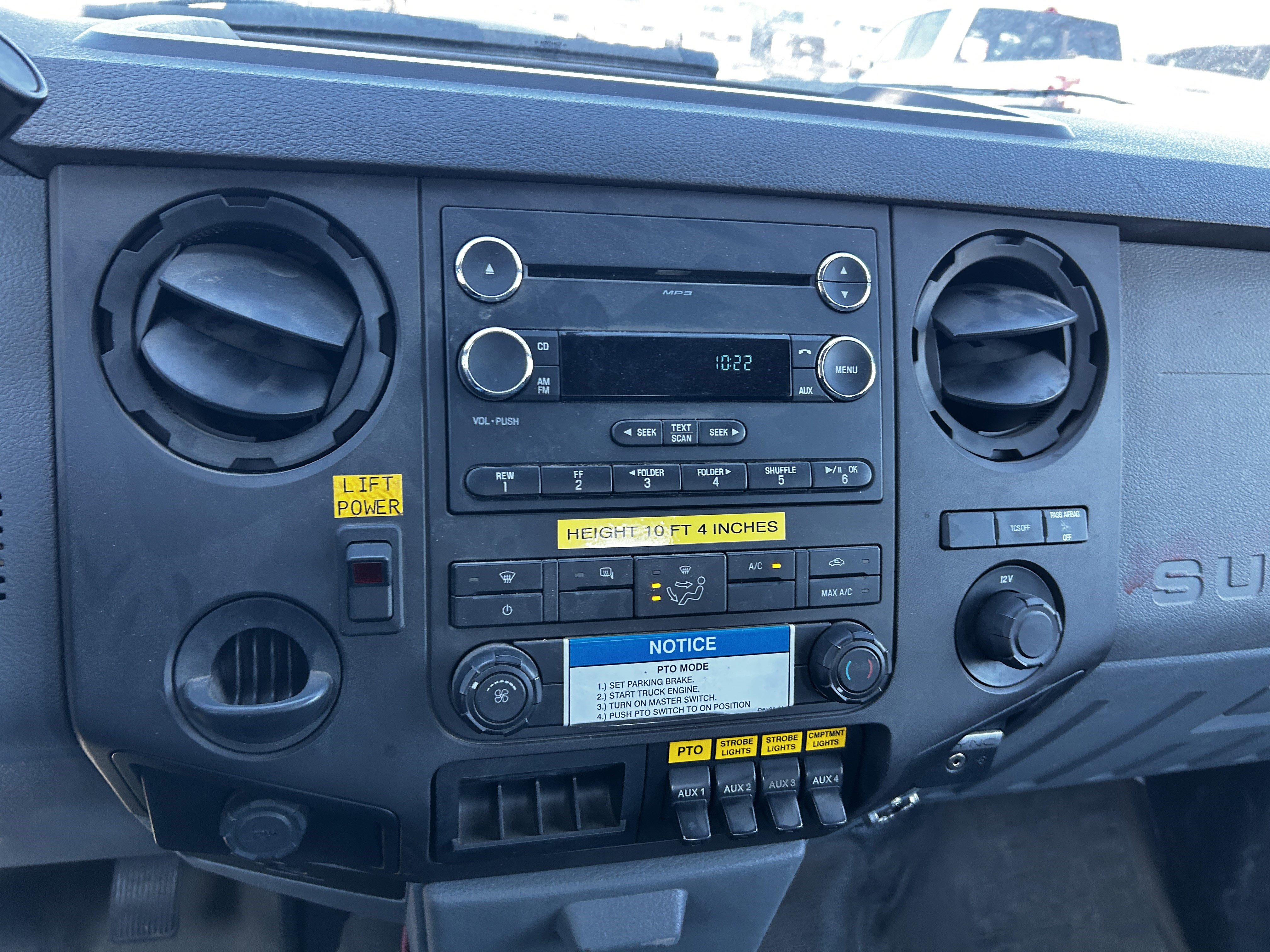 Used 2015 Ford F550 2WD SuperCab Super Duty image 15
