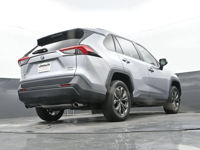 Used 2022 Toyota RAV4 XLE Premium AWD/4WD image 28