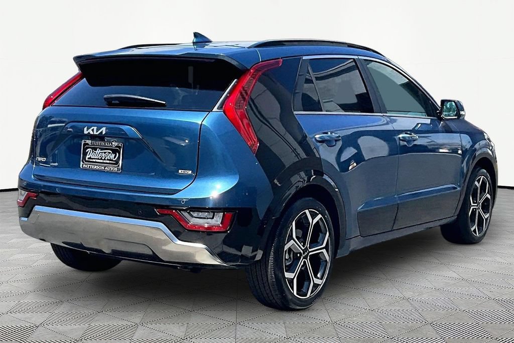 Used 2025 Kia Niro SX Touring FWD image 3