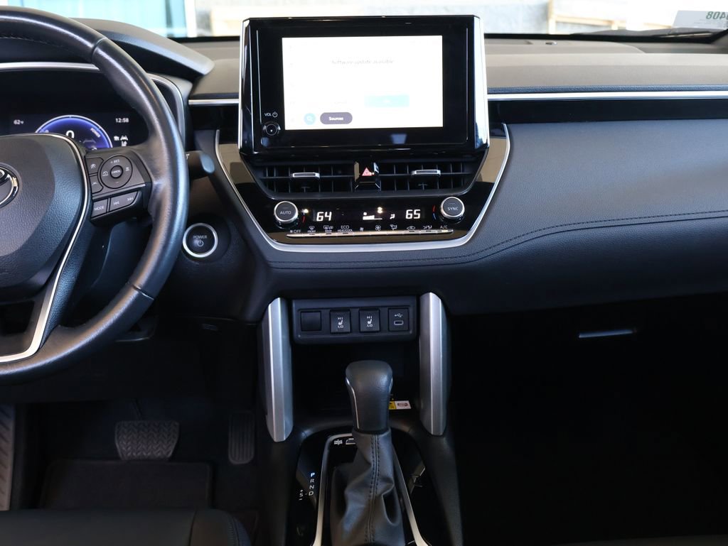 Used 2023 Toyota Corolla Cross XSE w/ Convenience Package image 25