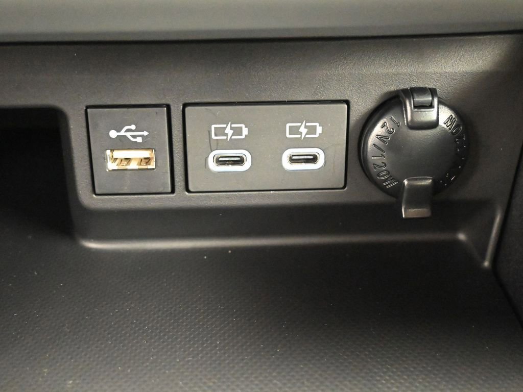 Used 2025 Toyota Highlander Limited image 27