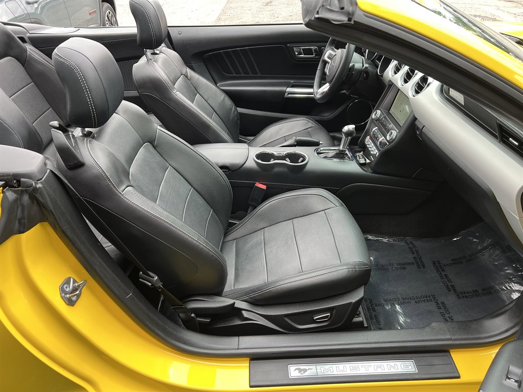 Used 2017 Ford Mustang Premium image 20