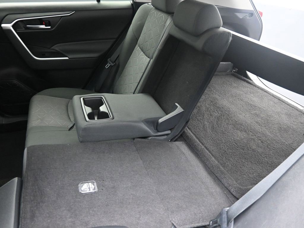 Used 2022 Toyota RAV4 XLE image 22